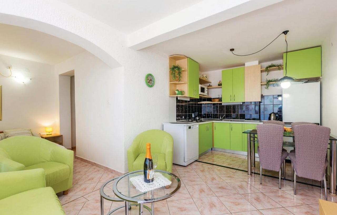Apartments Paola Karlobag Habitación foto